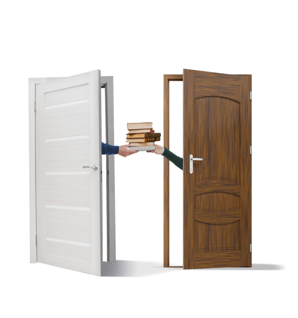Duas portas semi abertas, uma ao lado da outra onde um braço sai de cada uma para passar livros empilhados um ao outro.