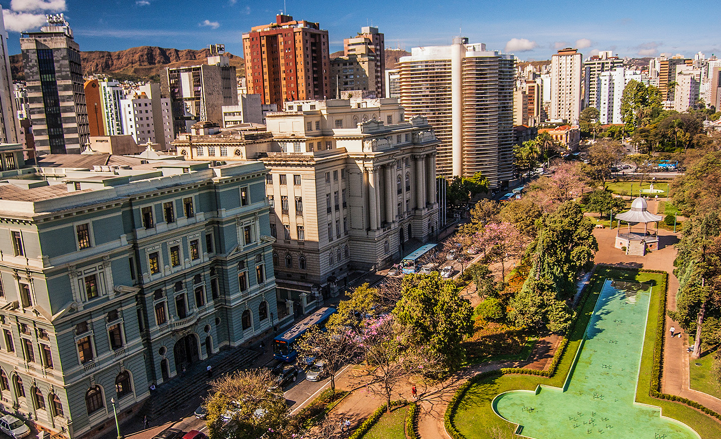Fundo que mostra a cidade de Belo Horizonte onde o serviço Loggi Expresso Está disponível